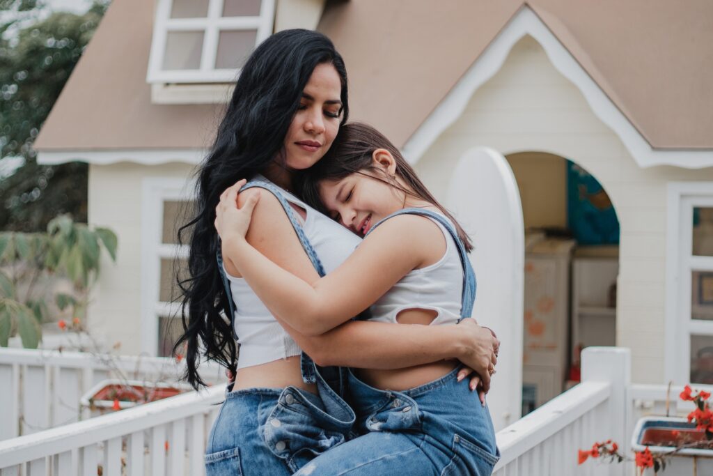 Erfolgreiches Alleinerziehen: Liebe, Bindung & LGBTQ+ Inklusion - Tipps für moderne Familien